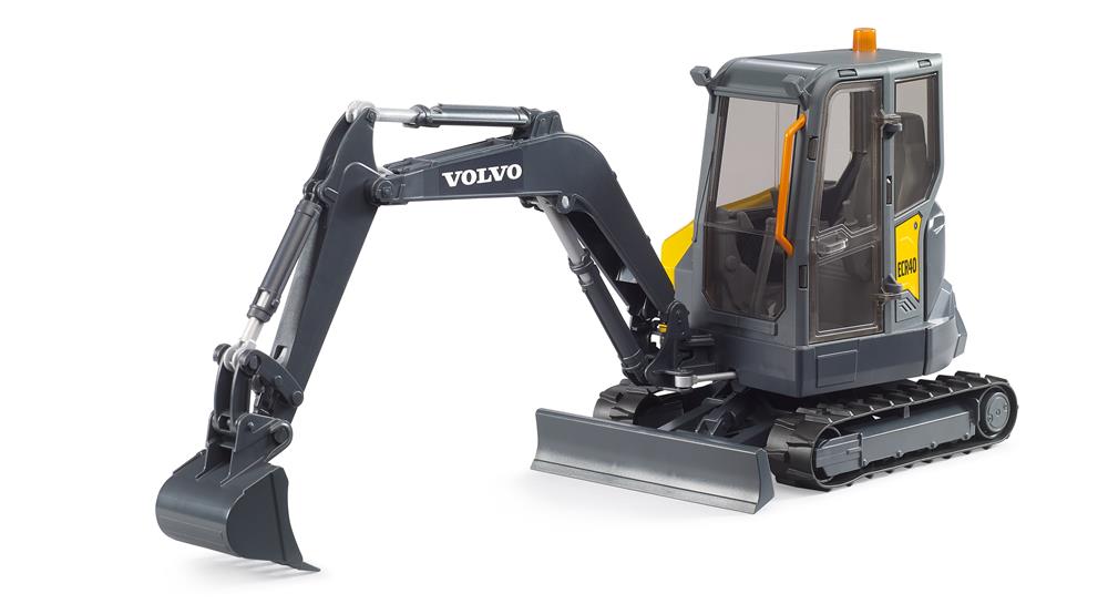 BRUDER ESCAVATORE COMPATTO VOLVO ECR40 02465